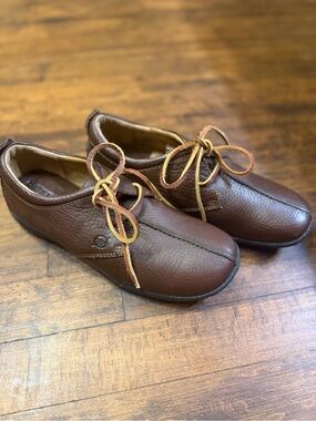 Born Size 7 Women Brown Leather Oxford Shoe Comfort Lace Up Casual Flats
